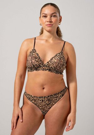 String - gold leopard