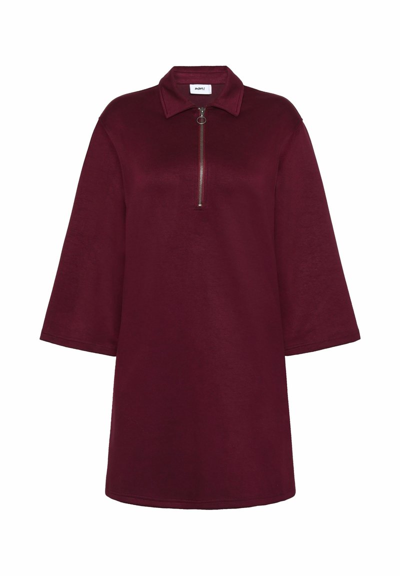 Dunkelrotes Kleid mit weiten Dreiviertelärmeln, einem Kragen und einem kurzen Frontreißverschluss mit einem runden Zugband.