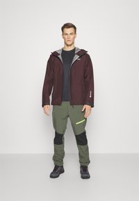 adidas Terrex XPR GORE PAC JJACKET - Giacca hard shell - shadow brown