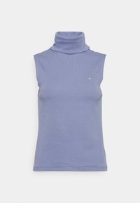 Ärmlös polokrage topp i ljus lila, tillverkad av ribbat tyg. Har en liten logotyp på vänster sida. Enkel, figurnära design.