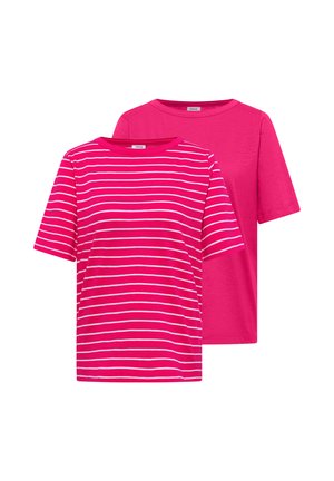 Zwei pinke Kurzarm-T-Shirts mit Rundhalsausschnitt, eines einfarbig leuchtend pink und eines pink mit weißen horizontalen Streifen.