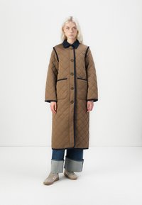 Vero Moda VMEMILY LONG COAT - Vinterkåpe / -frakk - cub/navy blazer