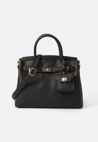 Sort læderhåndtaske med en struktureret form, tekstureret overflade, guldfarvede metaldele, top-håndtag og en justerbar skulderrem.