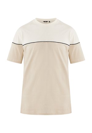 T-shirt beige en coton, avec un col rond, des manches courtes et une bande noire horizontale sur le haut de la poitrine.