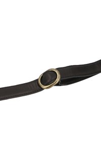 Cintura in pelle nera con superficie testurizzata e fibbia rotonda in metallo tono oro. La cintura è piatta e presenta cuciture ordinate lungo i bordi.