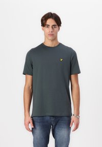 Lyle & Scott Basic póló - deep green