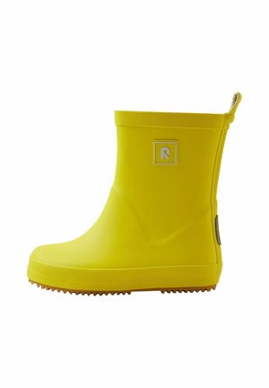 Gelbe Gummiregenstiefel mit gerippter Sohle, abgerundeter Spitze und einem Logoakzent an der Seite. Bietet eine Zuglasche für leichtes Anziehen.