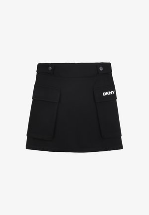 Jupe noire en tissu extensible, dotée d'une taille haute, de deux poches avant et d'un logo DKNY imprimé sur le côté gauche.