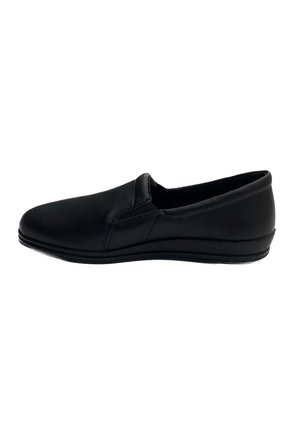Sorte slip-on sko lavet af glat læder med rund tå, lav profil, minimal syning og fleksibel sål.