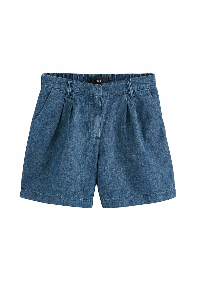 Shorts en jean bleu avec passants de ceinture, poches latérales et une ceinture élastique froncée.