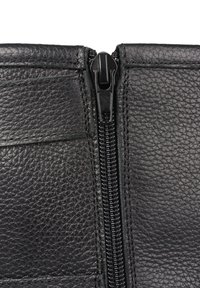 Bullboxer Platåstövlar - black