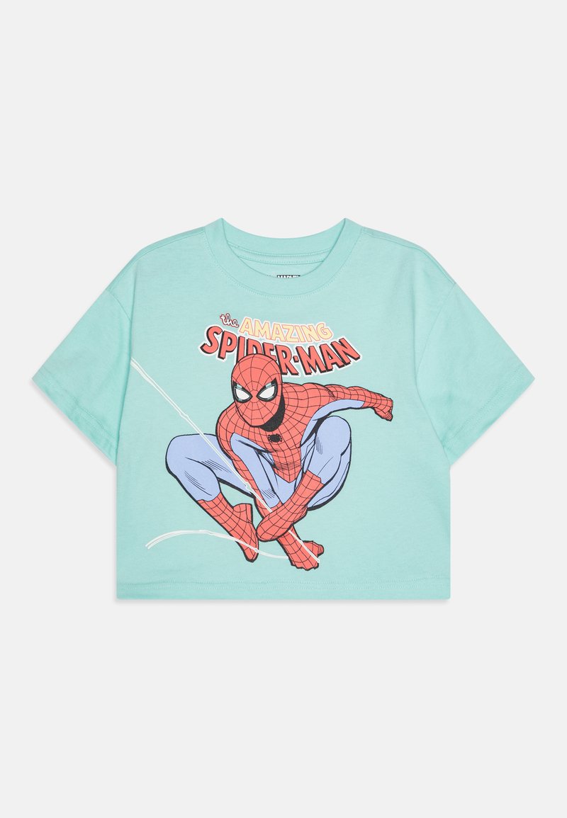 T-shirt cropped de cor verde menta com um grande gráfico do Homem-Aranha em vermelho e azul, com detalhes em rede brancos e mangas curtas.