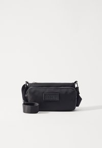 POCKETS CROSSBODY BAG - Torba čez telo - black