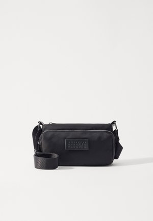 MM6 Maison Margiela POCKETS CROSSBODY BAG - Keresztpántos táska - black