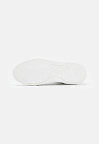 Steve Madden BRENT - Sapatilhas - white