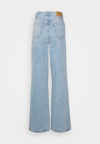Vero Moda Tall VMREBECCA  WIDE - Calças de ganga de corte relaxado - light blue