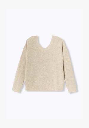 Pull beige côtelé avec un large col en V, des épaules tombantes et une coupe décontractée. Il présente des détails subtils le long du devant central.
