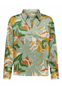 Blusa a maniche lunghe in satin azzurro chiaro con vivaci motivi floreali in verde, arancione e beige. Presenta una chiusura frontale con bottoni e un colletto a punte.