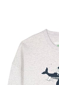 Grijze sweatshirt met een walvisafdruk in marineblauw, met een relaxed fit en een ronde hals. Textuurstof en verlaagde schouders.