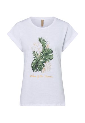 Kurzärmliges weißes T-Shirt mit einem grünen Blättermuster und goldenen Akzenten sowie dem Text "Vibes of the Season" in einer lässigen Schriftart.