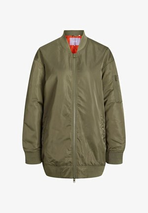 Olivově zelená bomber bunda s předním zipem, žebrovaným límcem, manžetami a spodním lemem, a s kapsou na zip na levém rukávu, oranžová podšívka.