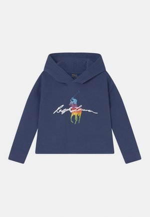 Sudadera azul marino con capucha, que presenta un gráfico de un jugador de polo colorido y el texto "Ralph Lauren". Fabricada con un suave tejido texturizado.