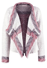 Texturovaný bílý kardigan se šedým a vínovým geometrickým vzorem. Má rozepnutý volný přední díl a dlouhé rukávy.