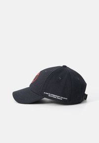 Nike Performance U J CLUB CAP S CB PARIS ST GERMAIN - Equipación de clubes - off noir/sail/infrared 23