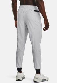 Under Armour UNSTOPPABLE JOGGERS - Trainingsbroek - halo gray