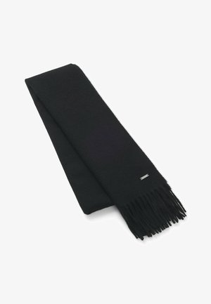 Schwarzer Wollschal mit Fransen, glatter Textur und einem kleinen metallischen Logoakzent auf einer Seite. Langes rechteckiges Design.