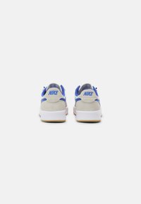 Nike SB ADVERSARY UNISEX - Sapatilhas de skate - summit white/hyper royal/white gum/light brown
