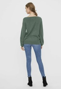 Vero Moda VMBRILLIANT LS BOATNECK - Maglione - laurel wreath