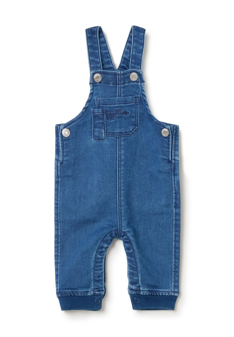 Dunkelblaue Jeanslatzhosen mit verstellbaren Trägern, Metallknöpfen, einer Vordertasche und gerippten Bündchen an den Knöcheln. Glatte Textur.