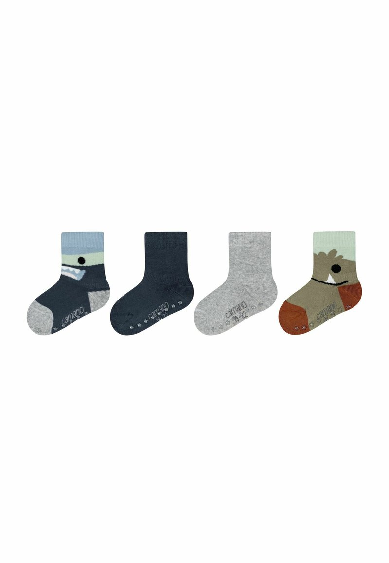 Quattro paia di calzini per bambini: blu con design di squalo, blu scuro, grigio e verde con decorazione di orso. Composizione in misto cotone, stile corto a crew.