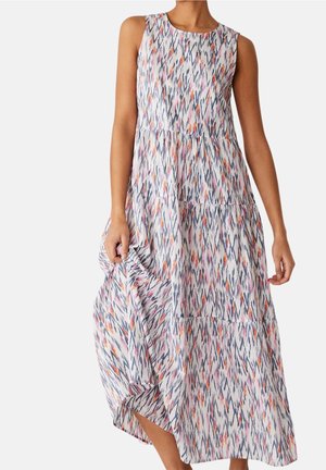Abito maxi con design a balze, senza maniche, caratterizzato da un motivo ikat colorato in tonalità di bianco, rosa, blu navy e arancione. Materiale leggero.