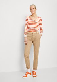 Esprit Chinot - taupe