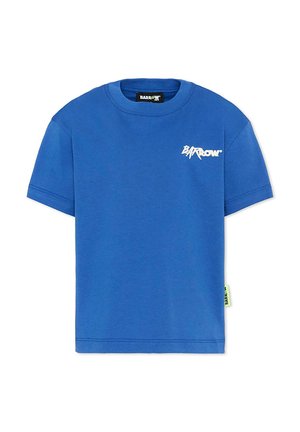 Niebieski t-shirt z krótkim rękawem i okrągłym dekoltem, z białym logo "BARROW" na piersi oraz małą zieloną metką z czarnym napisem na bocznym szwie.