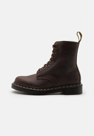 1460 PASCAL 8 EYE BOOT UNISEX - Stivaletti stringati - dark brown