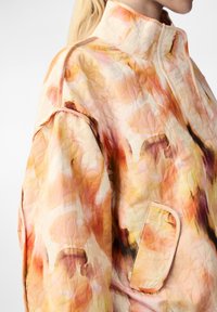 YAS YASFIPA QUILTED JACKET - Giubbotto Bomber - abbey stone