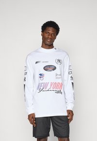 New Era - MLB NEW YORK YANKEES RACING LONG SLEEVE TOP - Club wear - white Thumbnail Image 1