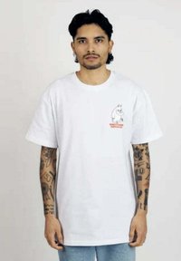 NordicBuddies MOOMIN MUUMIPEIKON KUKKA - Printtipaita - white