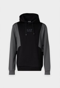 Huvtröja med svart fram och grå sidopaneler. Har dragsnören och en broderad logotyp på bröstet. Mjuk tygtextur.