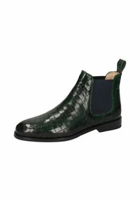 Botas Chelsea de cuero verde con un patrón de cocodrilo texturizado, paneles laterales elásticos y una lengüeta en la parte posterior. Suela negra.