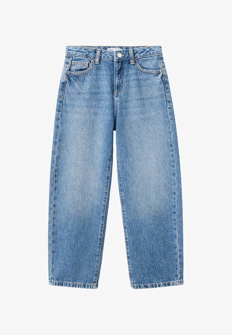 Jean denim bleu clair à jambe droite avec poches avant, passants de ceinture, fermeture par bouton et surpiqûres visibles sur fond blanc.