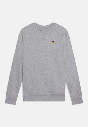 Grå sweatshirt med lange ermer, med en v-hals detalj og en liten gul brodert sommerfugl-logo på venstre bryst.