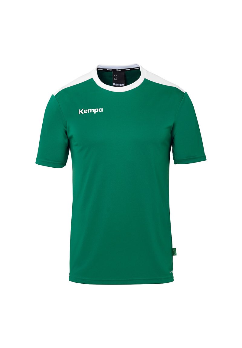 T-shirt de sport vert en matériau léger, avec des accents blancs sur les épaules et un col rond. Logo de la marque affiché.