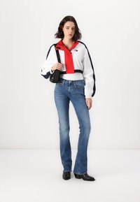 Tommy Jeans WINDBREAKER - Lett jakke - white/multicoloured
