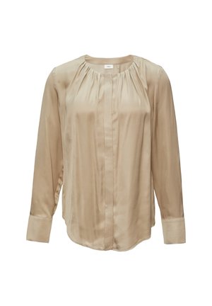 Beige satijnen blouse met lange mouwen, geplooide voorkant, ronde halslijn en met knopen sluitende manchetten. Gladde textuur met een draperende pasvorm.
