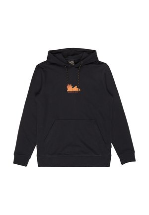 Musta huppari, jossa edessä kengurutasku, oranssi "Adventure Division" -kuvio ja mustat kiristysnauhat, joissa keltaista ompelua.