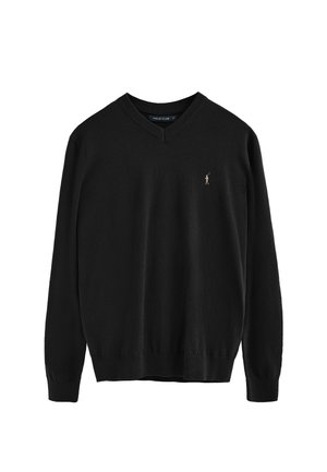 Czarny sweter z dekoltem w serek wykonany z miękkiego dzianinowego materiału, z długimi rękawami i małym haftowanym logo na lewej piersi.